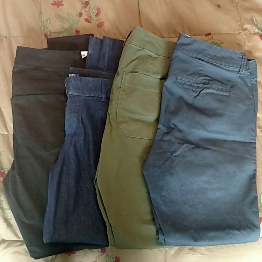 Lot of old Navy pants size 4